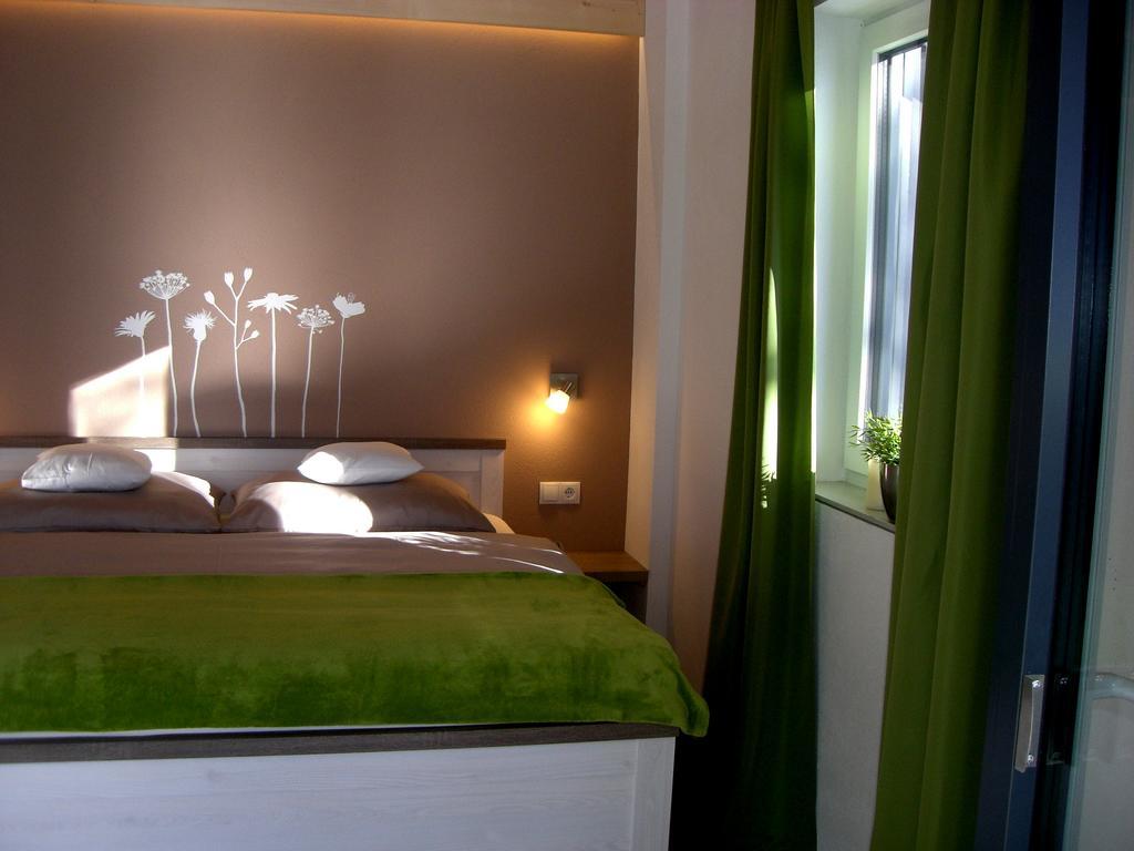 Alpine Appartement Эц Экстерьер фото